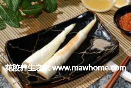 甘筍花膠豬湯