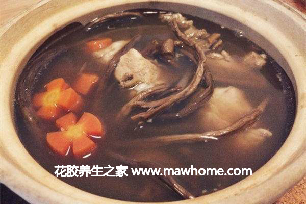 花膠茶樹菇燉排骨