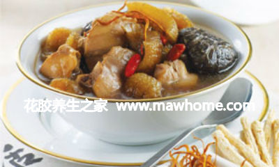  滋補雞魚肚湯