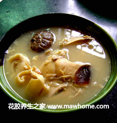 花膠鮑魚螺片瑤柱煲雞湯