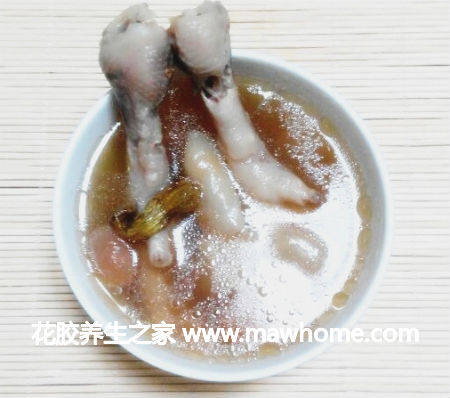 石斛花膠燉瘦肉