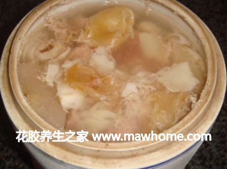 花膠雪梨燉湯