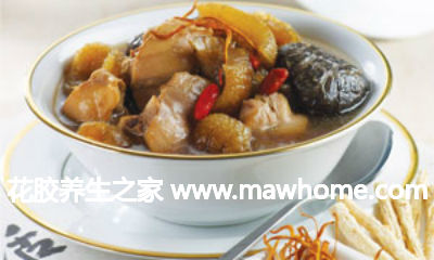 滋補雞魚肚湯