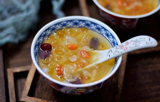 哺乳期吃桃膠會回奶嗎_吃桃膠下奶催奶么