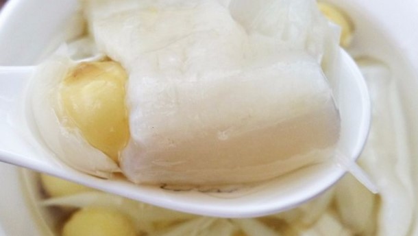 感冒的兒童可以吃花膠雞嗎,小孩子多大可以吃魚膠