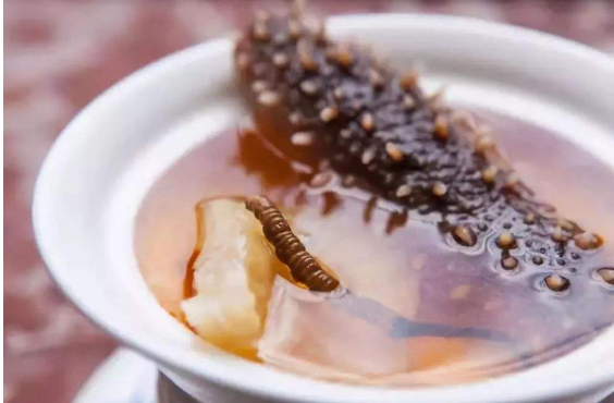 蔥燒海參的家常做法，海參炒大蔥的做法竅門