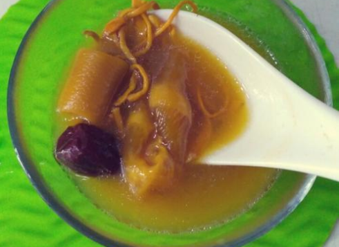 紅棗椰汁花膠羹做法，雞腳花膠木瓜湯做法