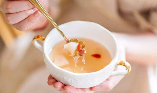 純牛奶可以直接燉魚膠嗎，花膠燉牛奶最后才放牛奶嗎