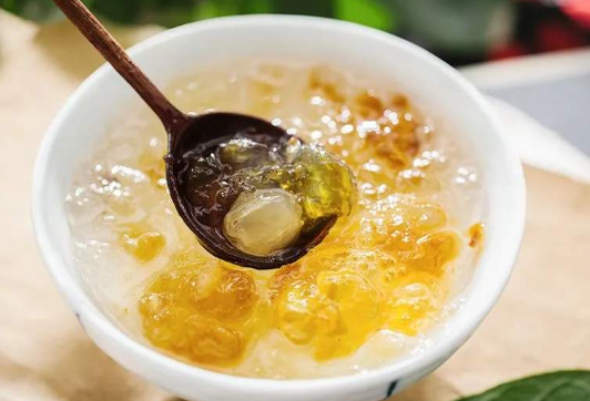 腸胃不好可以吃桃膠雪燕皂角米嗎，空腹可以吃桃膠雪燕皂角米嗎