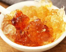 桃膠放了三年可以吃嗎，吃皂角米桃膠雪燕禁忌