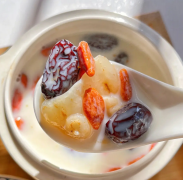 花膠牛奶一般燉多久